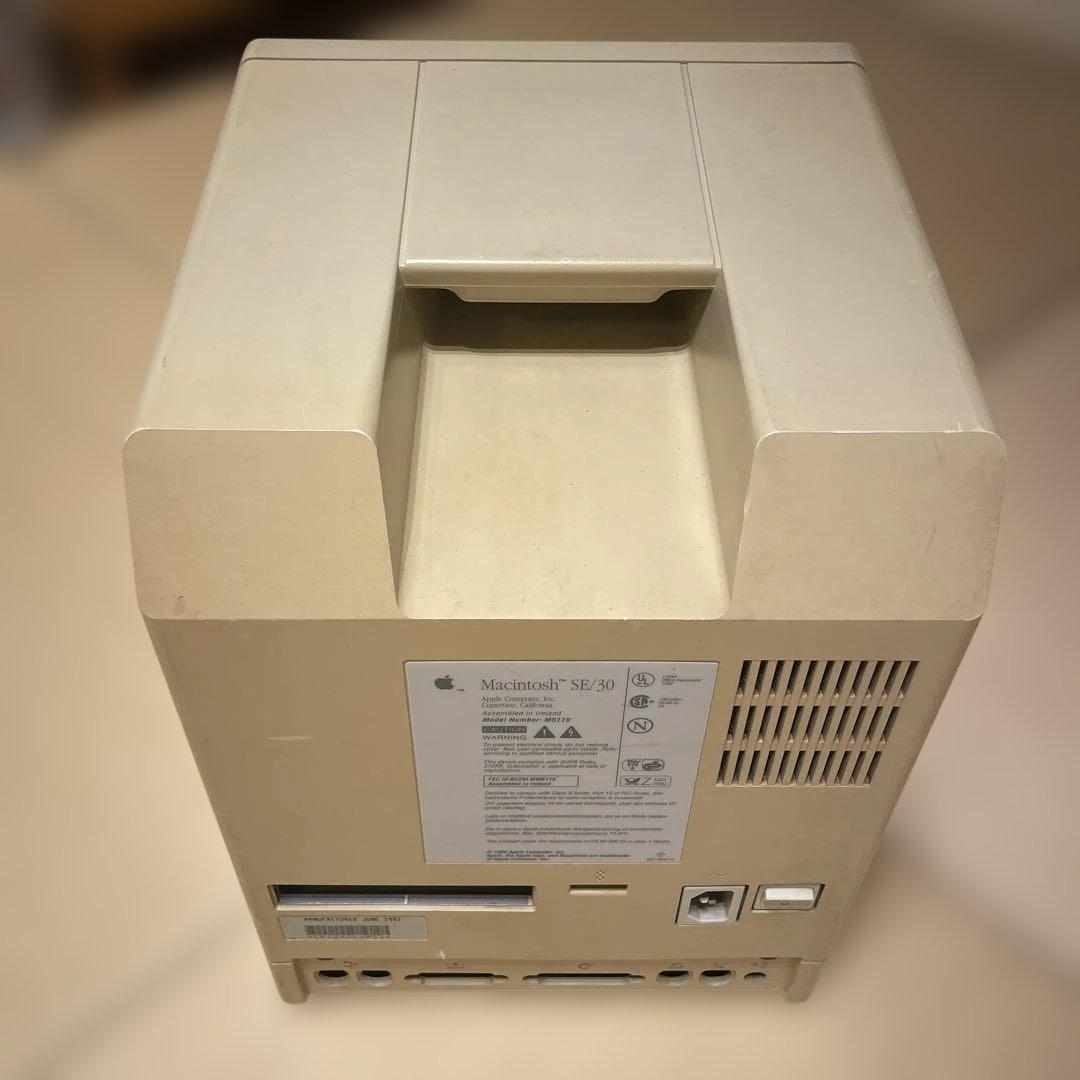 Macintosh SE/30 本体 部品取り 錆あり HDD付