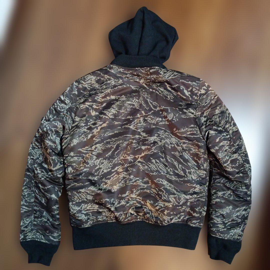 ALPHA INDUSTRIES 迷彩 MA-1 フライトジャケット フード付