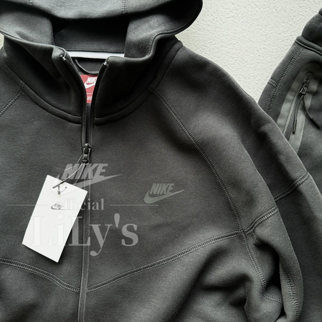 新品　NIKE上下セットアップ　Ｌサイズ　高級テックフリース　黒　ブラック