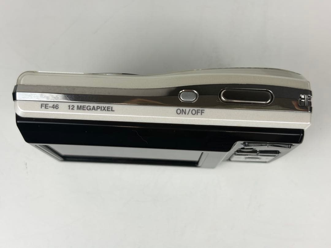 デジタルカメラ　OLYMPUS CAMEDIA FE-46　ホワイト