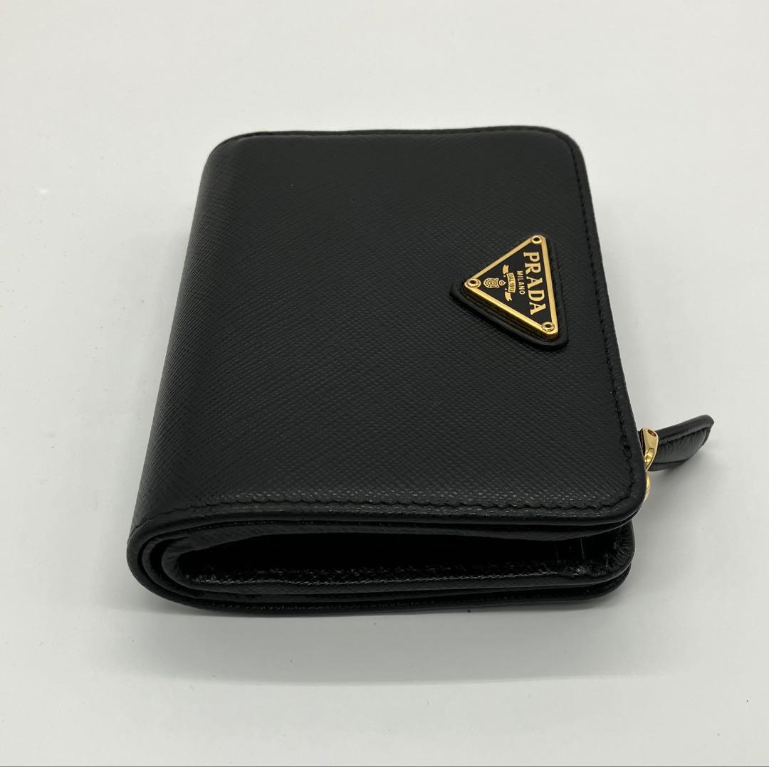 ⭐️ 極美品 プラダ サフィアーノ トライアングル 二つ折り財布 ブラック 鑑定済