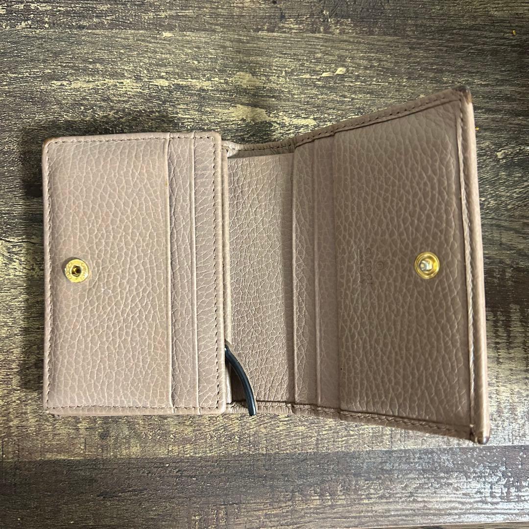 GUCCI ベージュ 二つ折り財布 GGロゴ