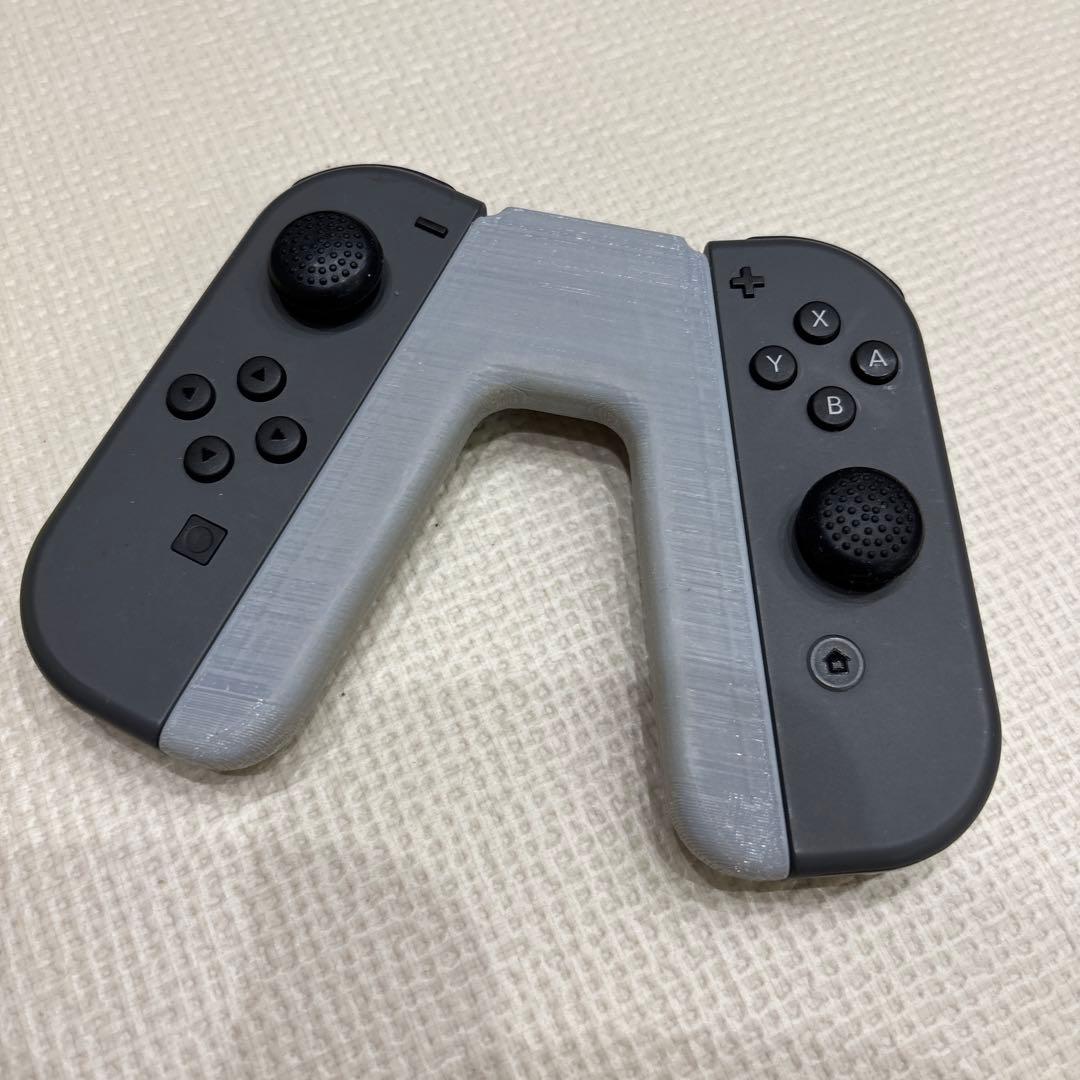 とも出品