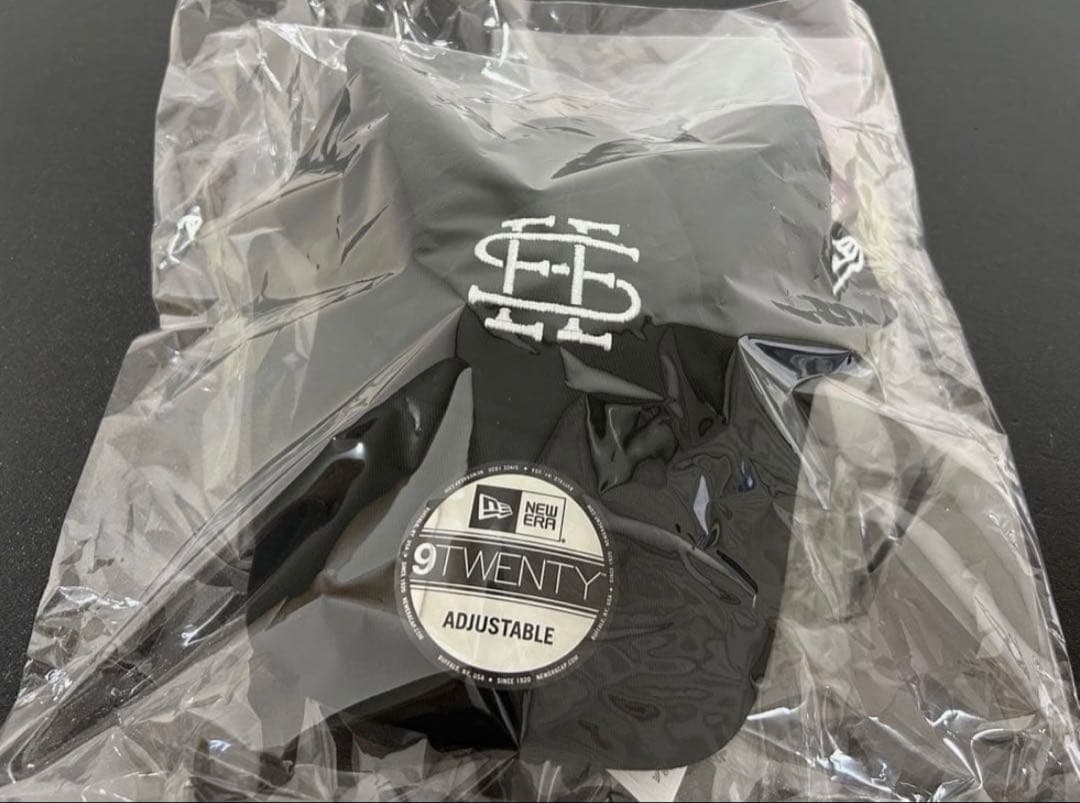 SEESEE ×NEW ERA 920 BLACK/WHITEキャップ