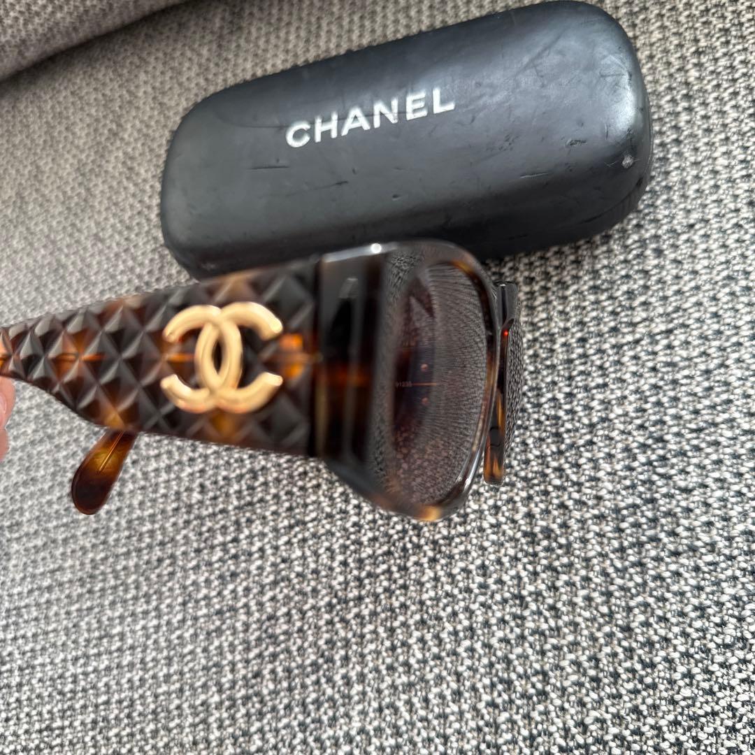 CHANEL キルティングサングラス ブラウン