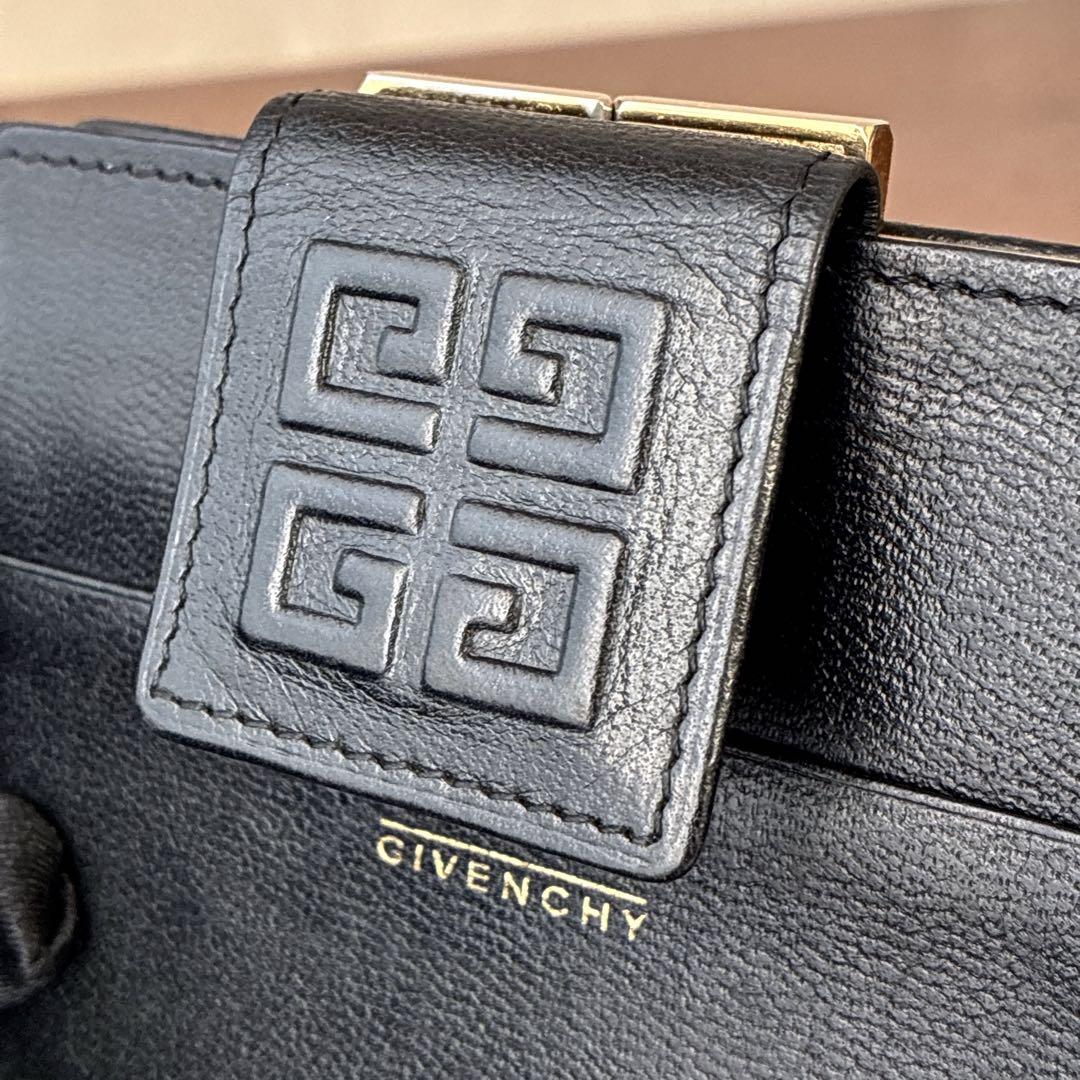 ジバンシー GIVENCHY 二つ折り財布 がま口 コンパクト財布 ブラック 黒