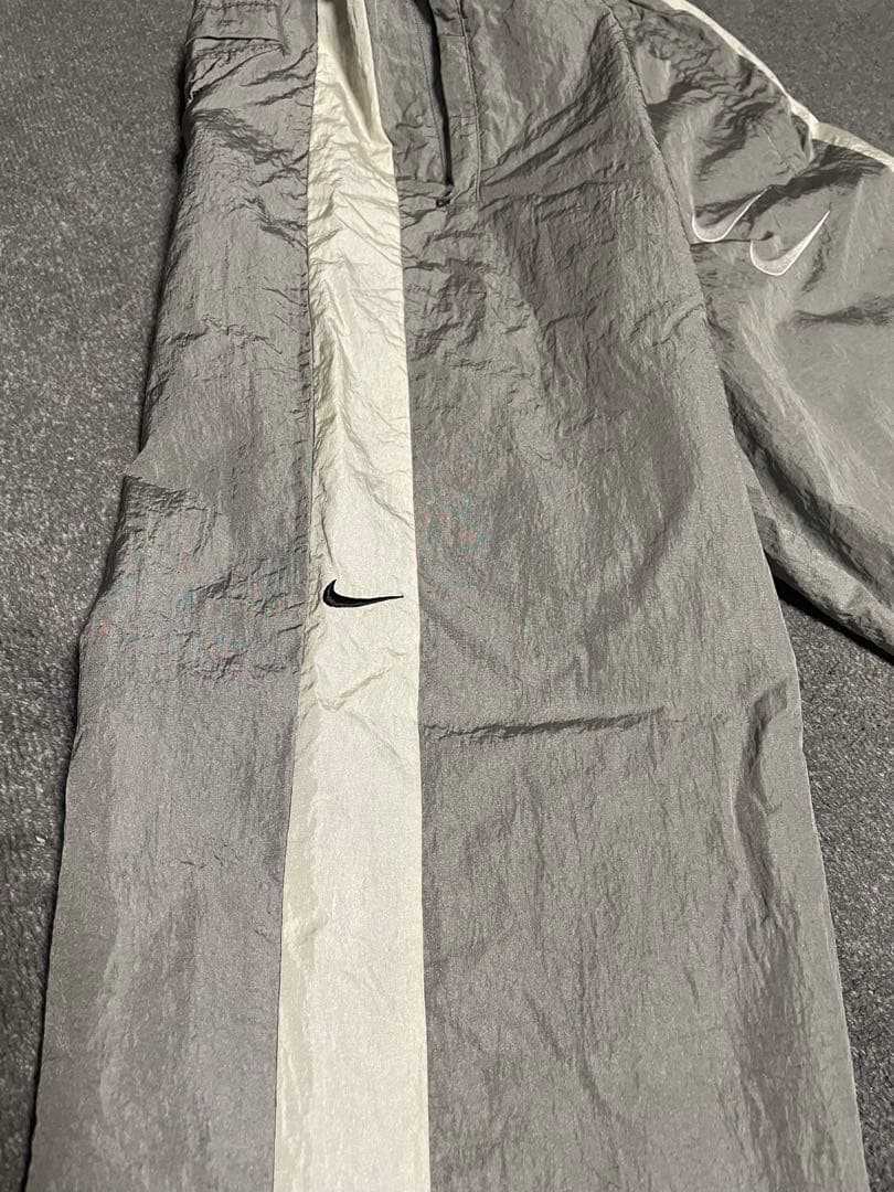 Nike グレー トラックパンツ サイドストライプ
