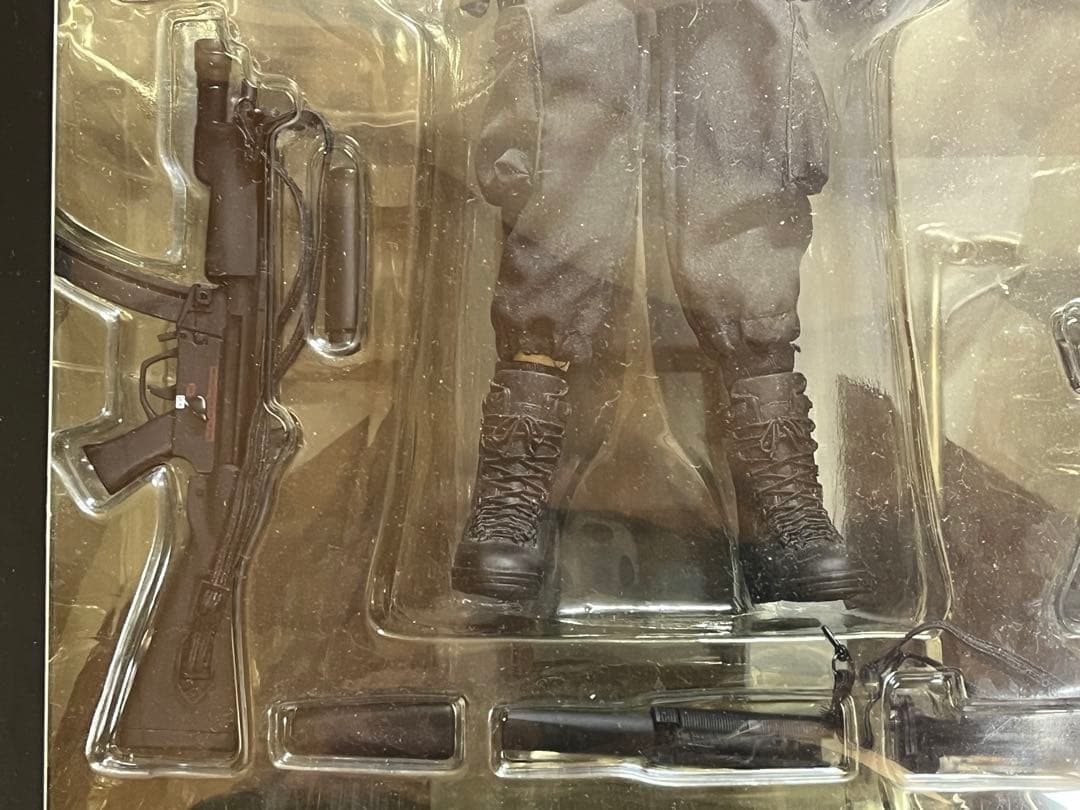 ミリタリーフィギュア　メディコムトイ RAH SAS ver.1自動値下げ設定