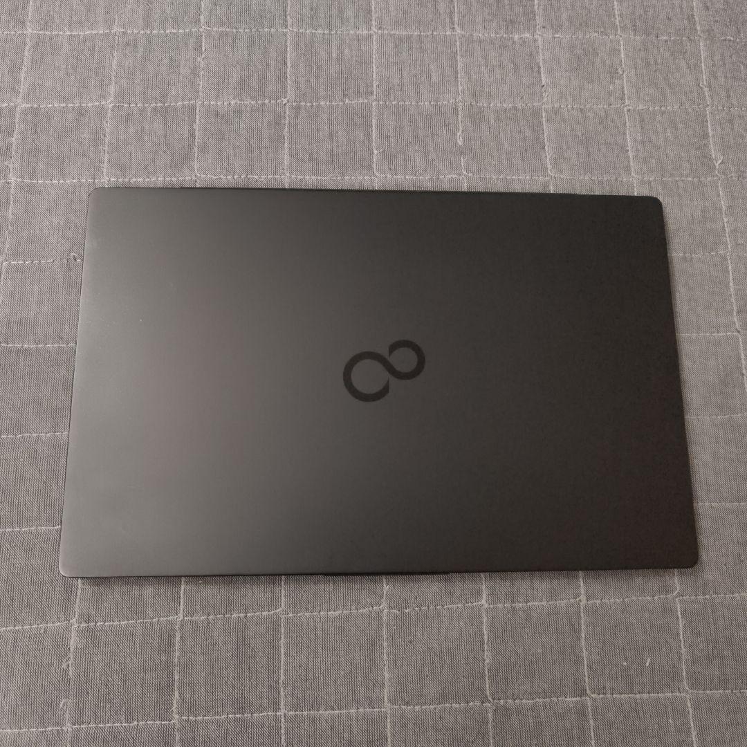 日本製 Fujitsu 美品 12世代 i5 8GB 512GB 超軽量 78