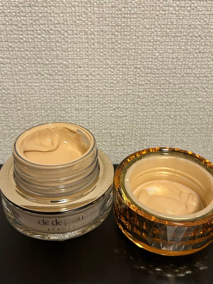 clé de peau クリームファンデーション オークル 10 SPF25