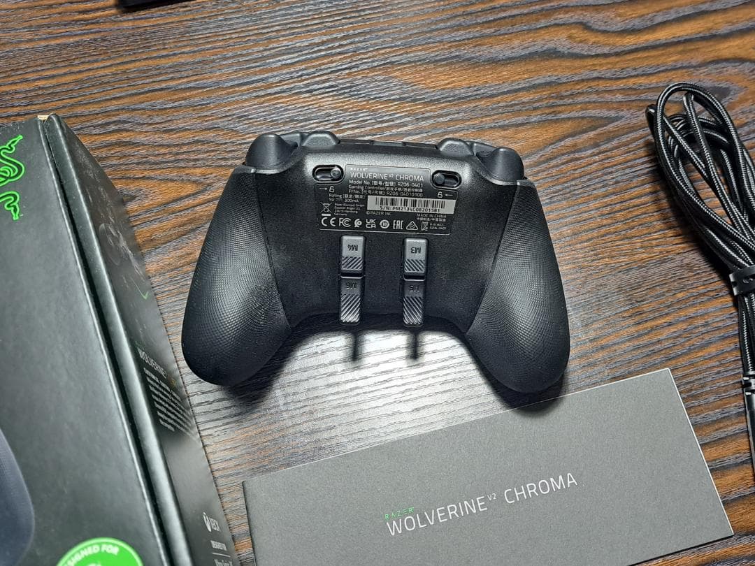 その他 RAZER WOLVERINE V2 CHROMA