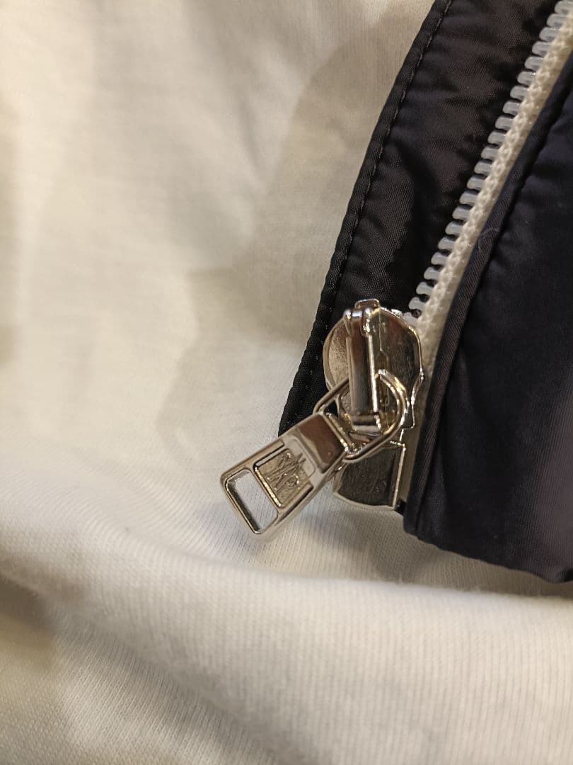 MONCLER 黒 フード付きアウターネイビー幼児