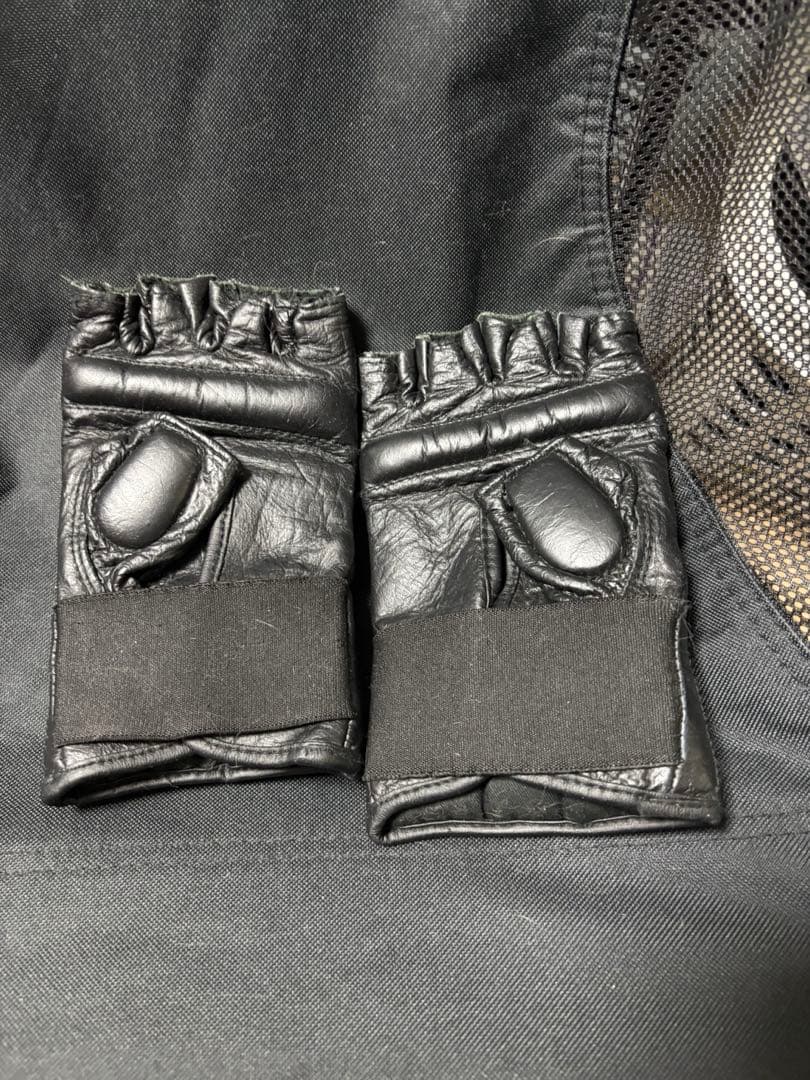 h*e様 格闘技6点セット　グローブ、レガース、オープンフィンガー、バンテージ他