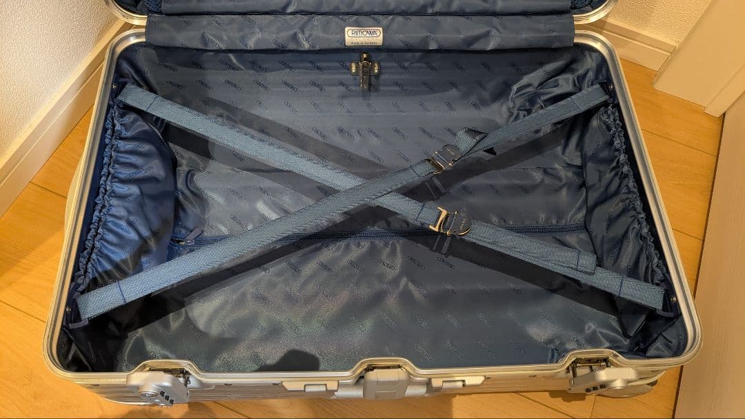 希少性高い2輪　Rimowa キャリーケース　スーツケース