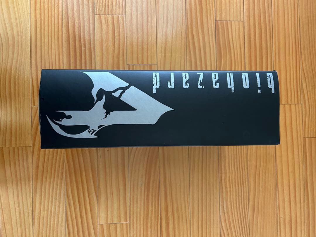 ピ*ム様 ホットトイズ　バイオハザード レオンフィギュア
