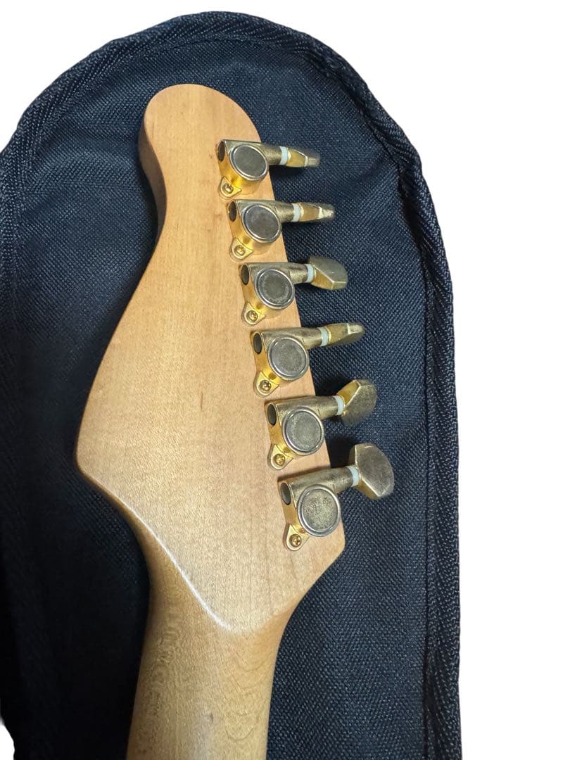 Charvel Refinement SSH コイルタップ 2点支持トレモロ