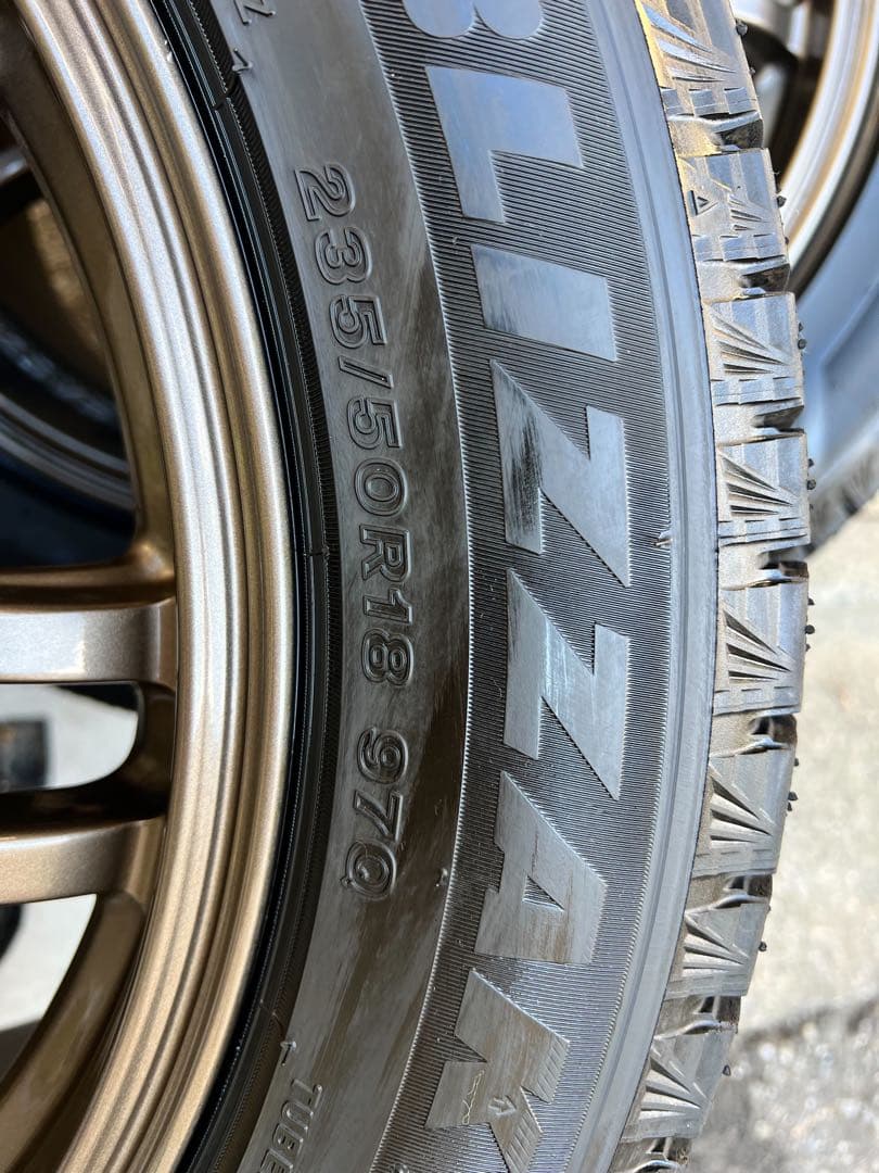 BLIZZAK 235/50R18 スタッドレスタイヤ ホイール　 4本セット