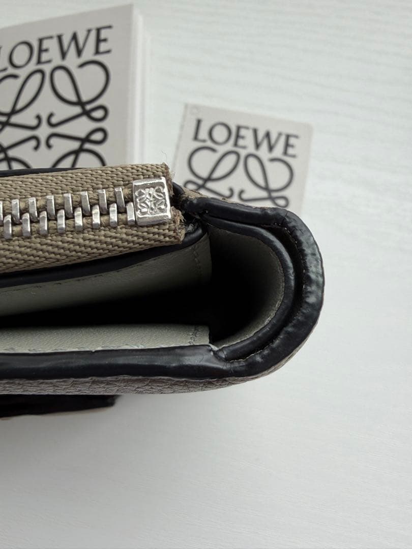 LOEWE スリム ジップ バイフォールド ウォレットコンパクト二つ折り