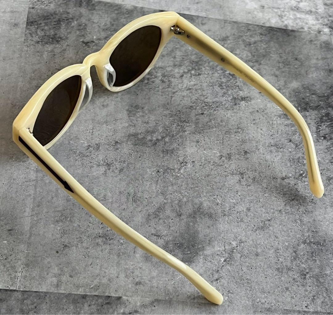 Karen Walker サングラス　カレンウォーカー　白　ウエリントン