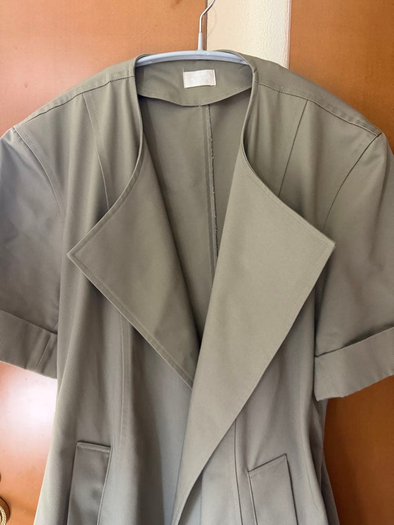 る*ん様 【美品】cygne シーニュ 半袖トレンチワンピース