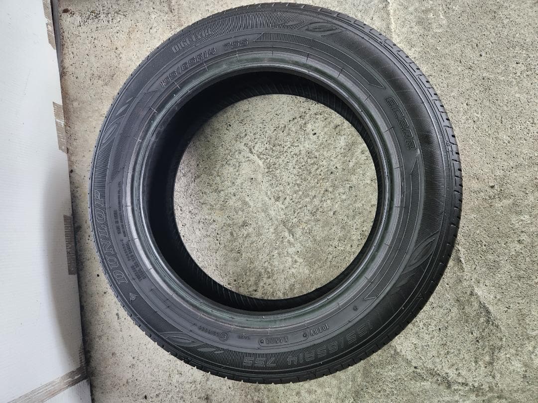 送料込☆2023年製 ダンロップタイヤ 155/65R14☆2本