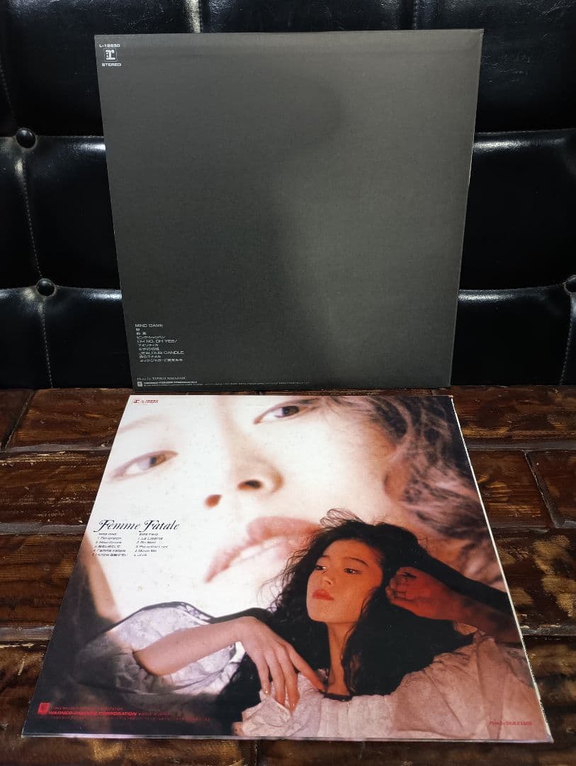 レコード　２枚　中森明菜　ファム・ファタール　クリムゾン　シティポップ　和ブギー