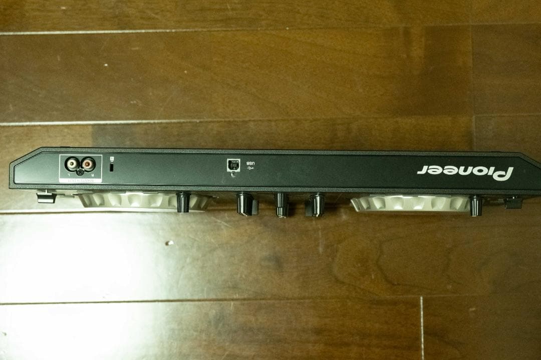 Pioneer DDJ-SB Serato DJコントローラー