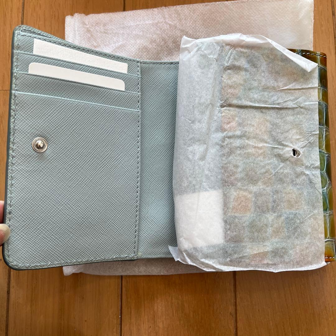 新品COCCO FIOREクロコダイル風 二つ折り財布 金運イエロー系ハート