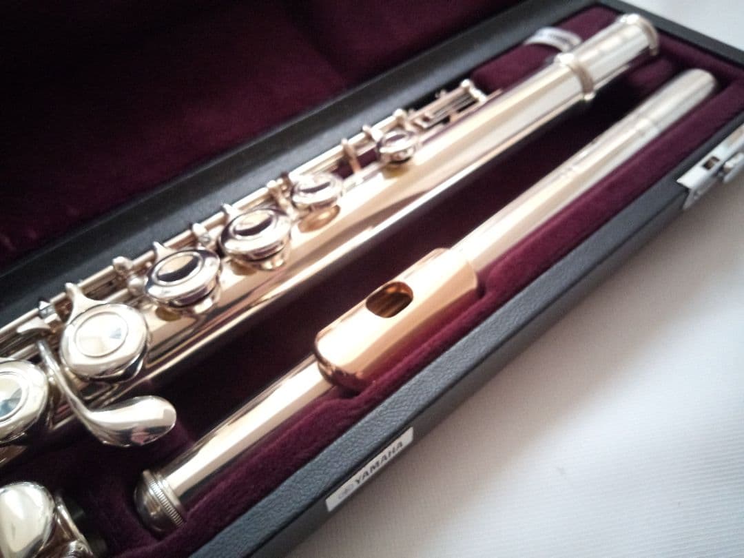 希少♦限定モデル♦ヘッド銀リップ金♦ヤマハフルート YFL311LPGA♦超美品