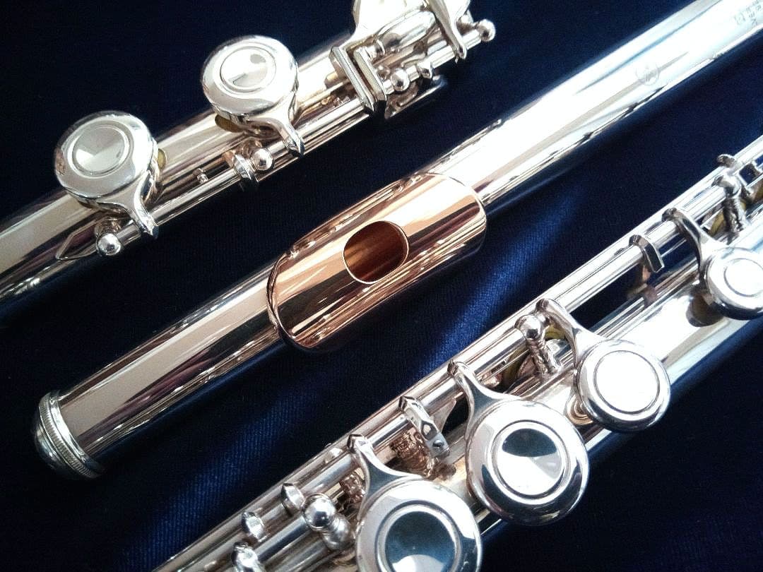 希少♦限定モデル♦ヘッド銀リップ金♦ヤマハフルート YFL311LPGA♦超美品