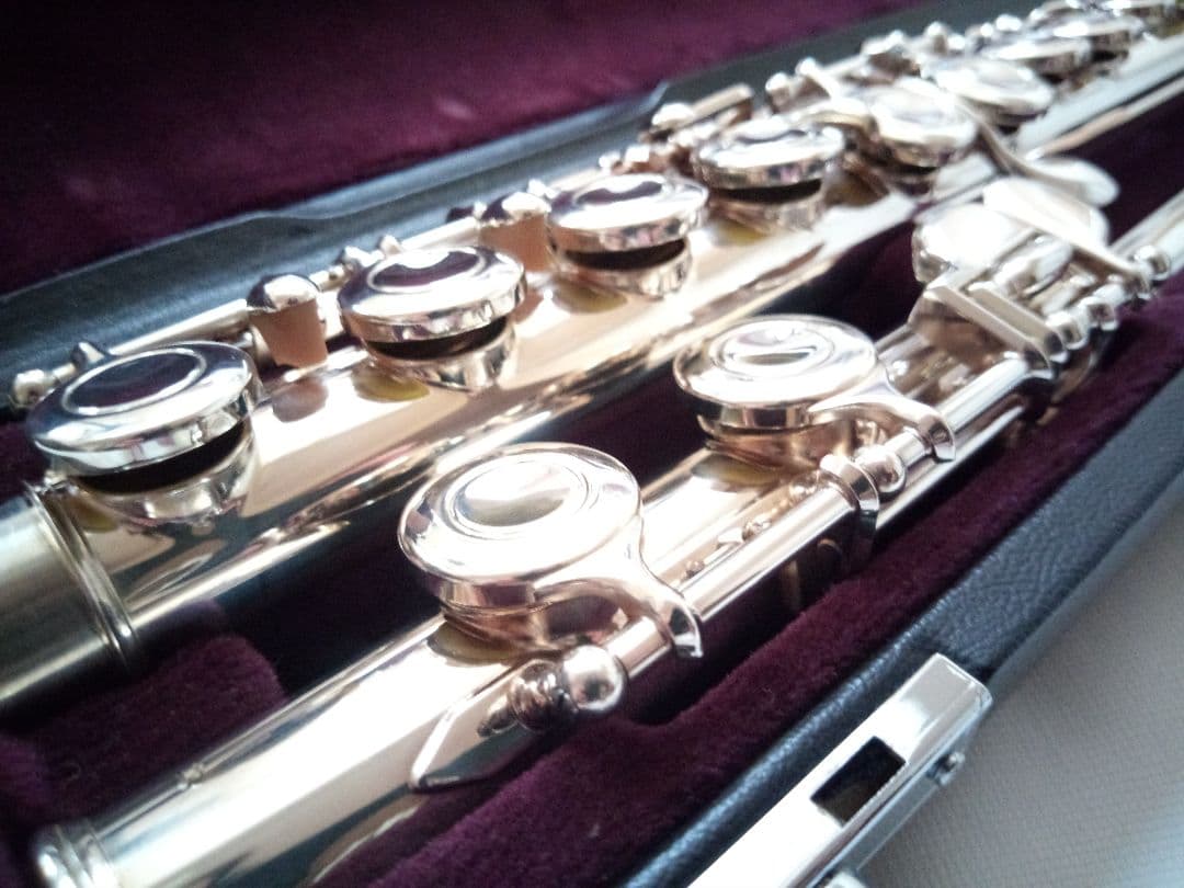 希少♦限定モデル♦ヘッド銀リップ金♦ヤマハフルート YFL311LPGA♦超美品