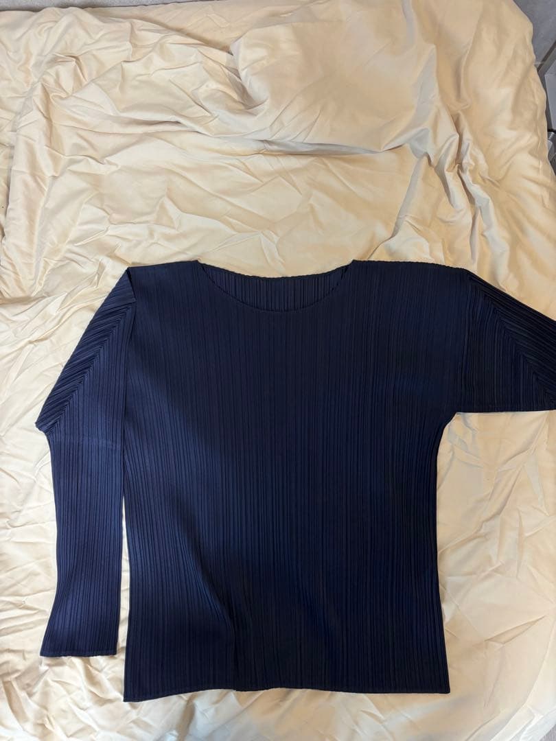 PLEATS PLEASE ネイビー 半袖Tシャツ