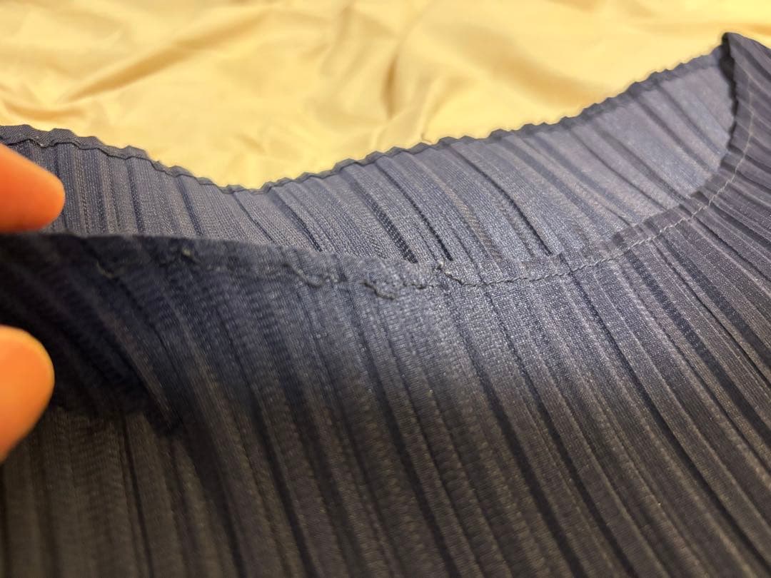 PLEATS PLEASE ネイビー 半袖Tシャツ