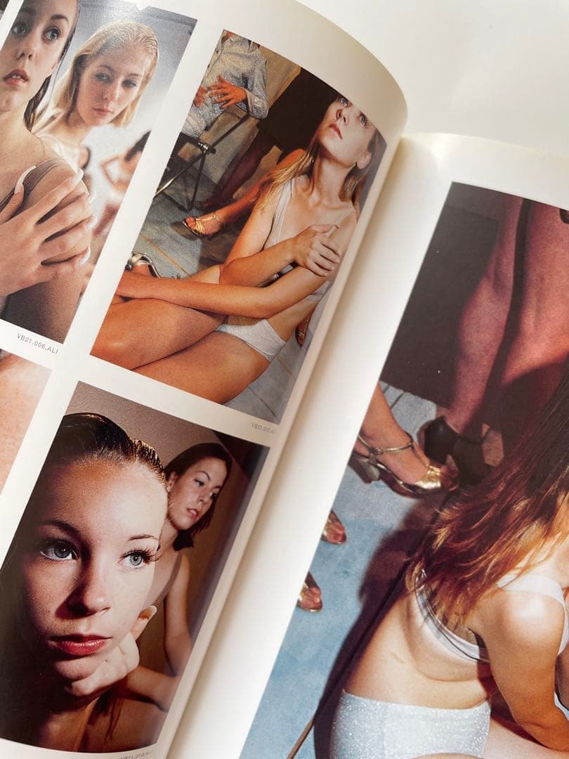 洋書 vb 08-36 vanessa beecroft performances
