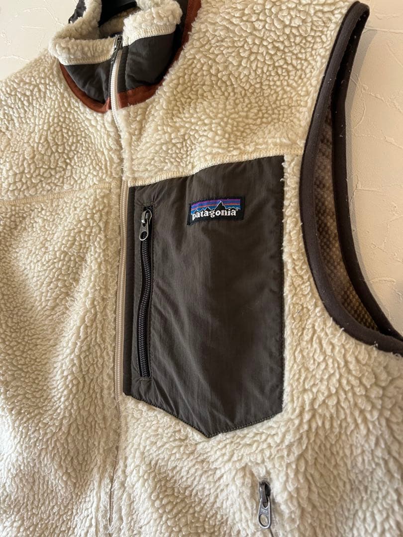 patagonia フリースベスト アイボリー/ブラウン