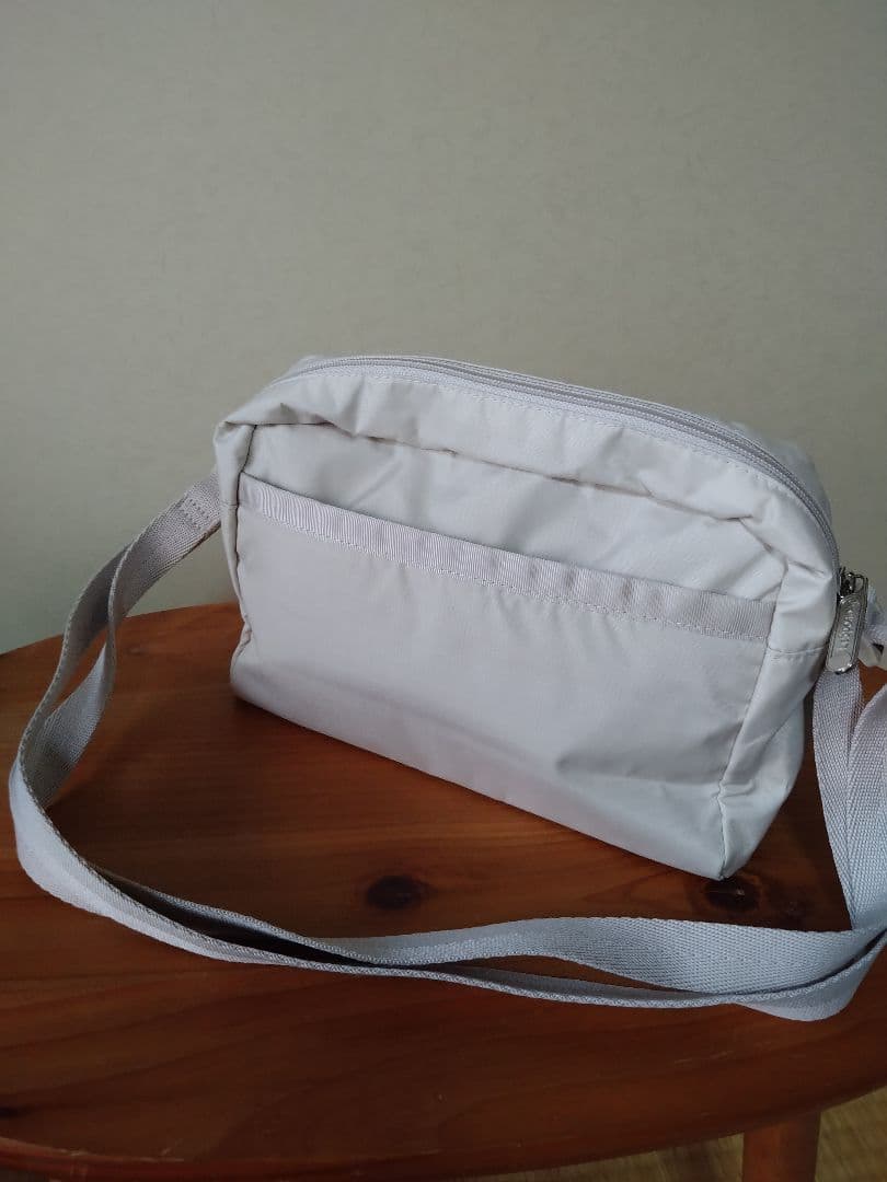 最終値下★ほぼ未使用★LeSportsac　DANIELLA CROSSBODY