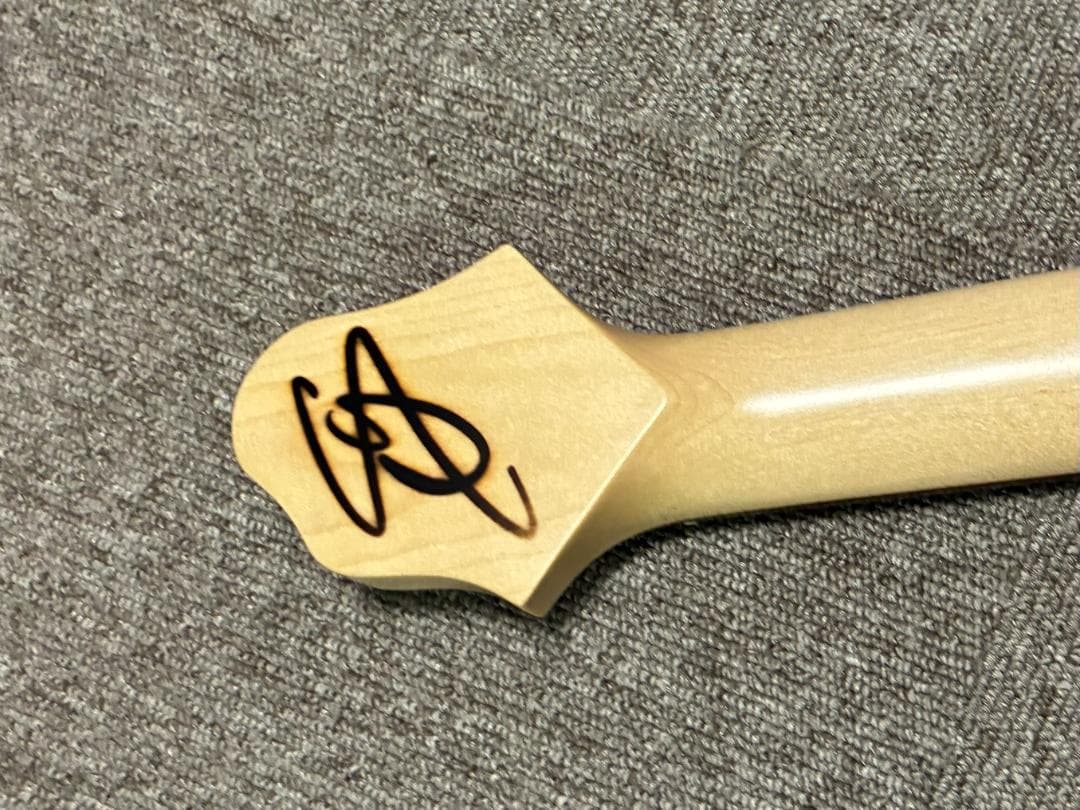 saitias guitars Lorentz4 軽量ヘッドレス