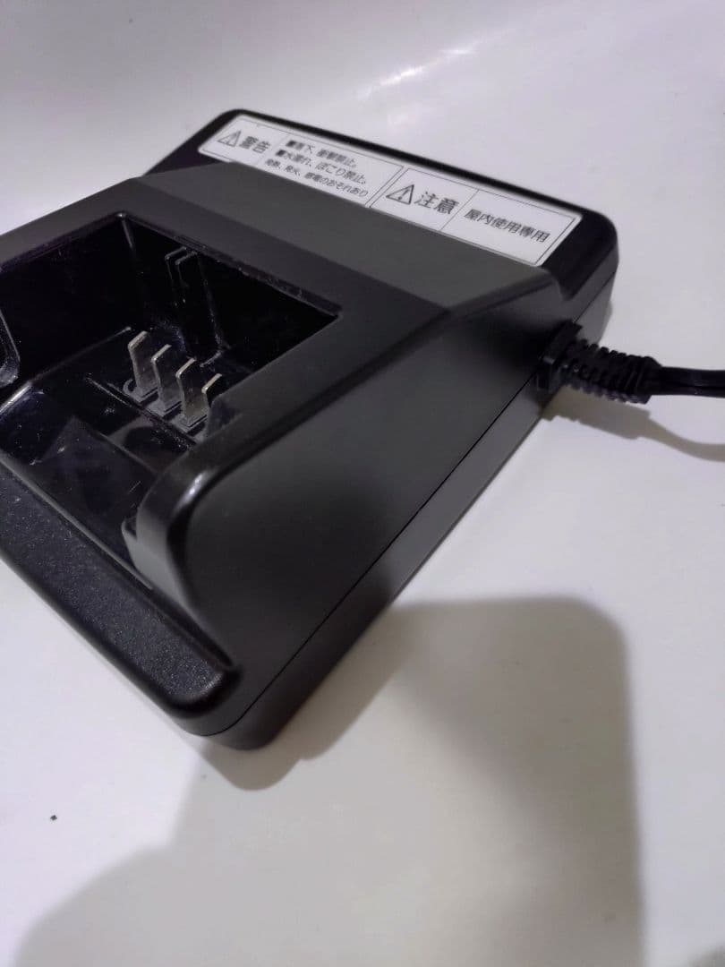 美品　Panasonic 電動アシスト自転車用充電器 NKJ075Z1