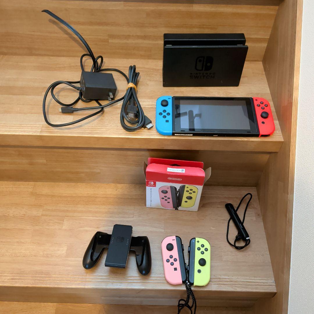 Nintendo Switch 本体　＋Joy-Con2つ