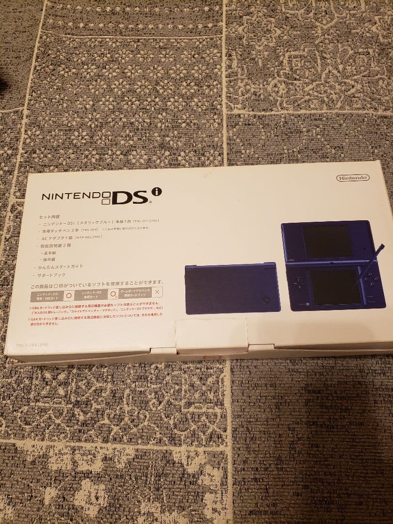 ニンテンドーDSi DSライトウイイレ限定品　ワンセグチューナー　ソフト10本