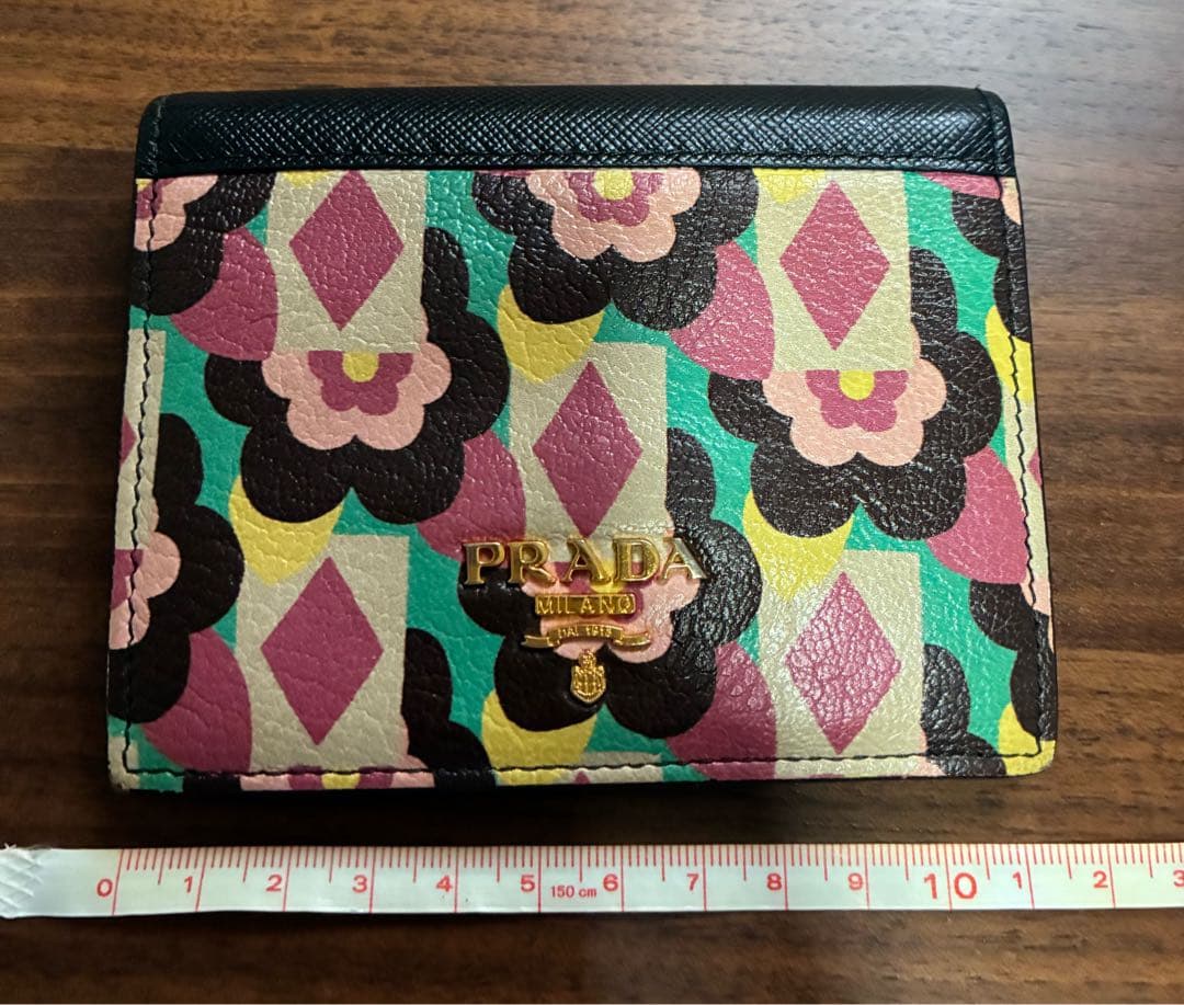 PRADA 二つ折財布