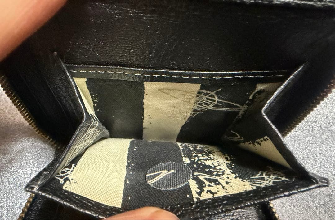 (正規品)Vivienne Westwood ブラック 二つ折り財布