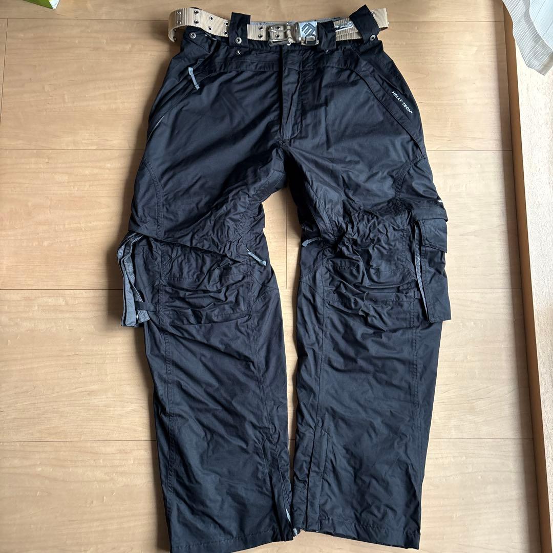 ヘリーハンセン　スノボジャケット・パンツ
