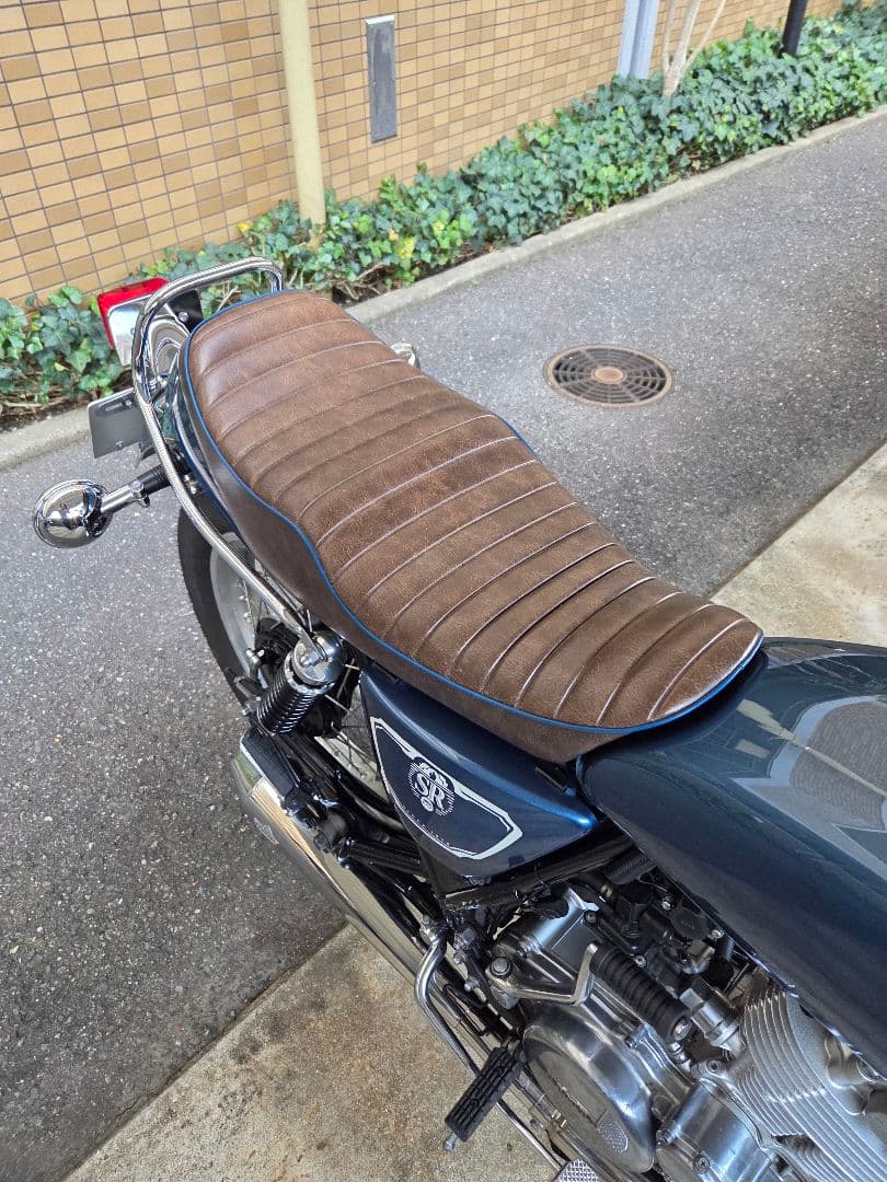 や*ぃ様 k&h 段付きシート SR400 タックロールレザーシートパイピング青