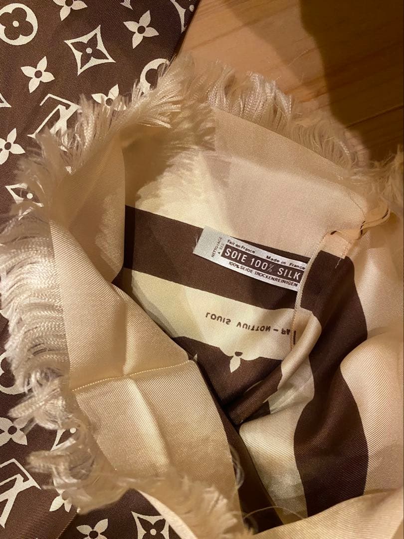 Louis Vuitton ブラウン ロゴ ストール