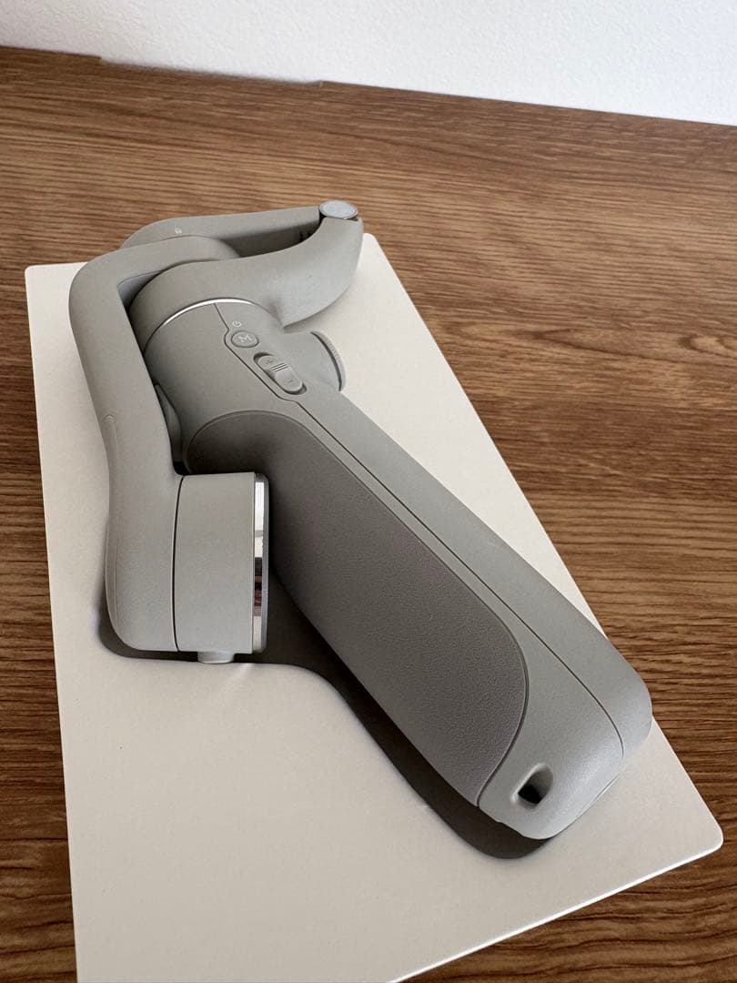 DJI OM 5 スマートフォン用スタビライザー