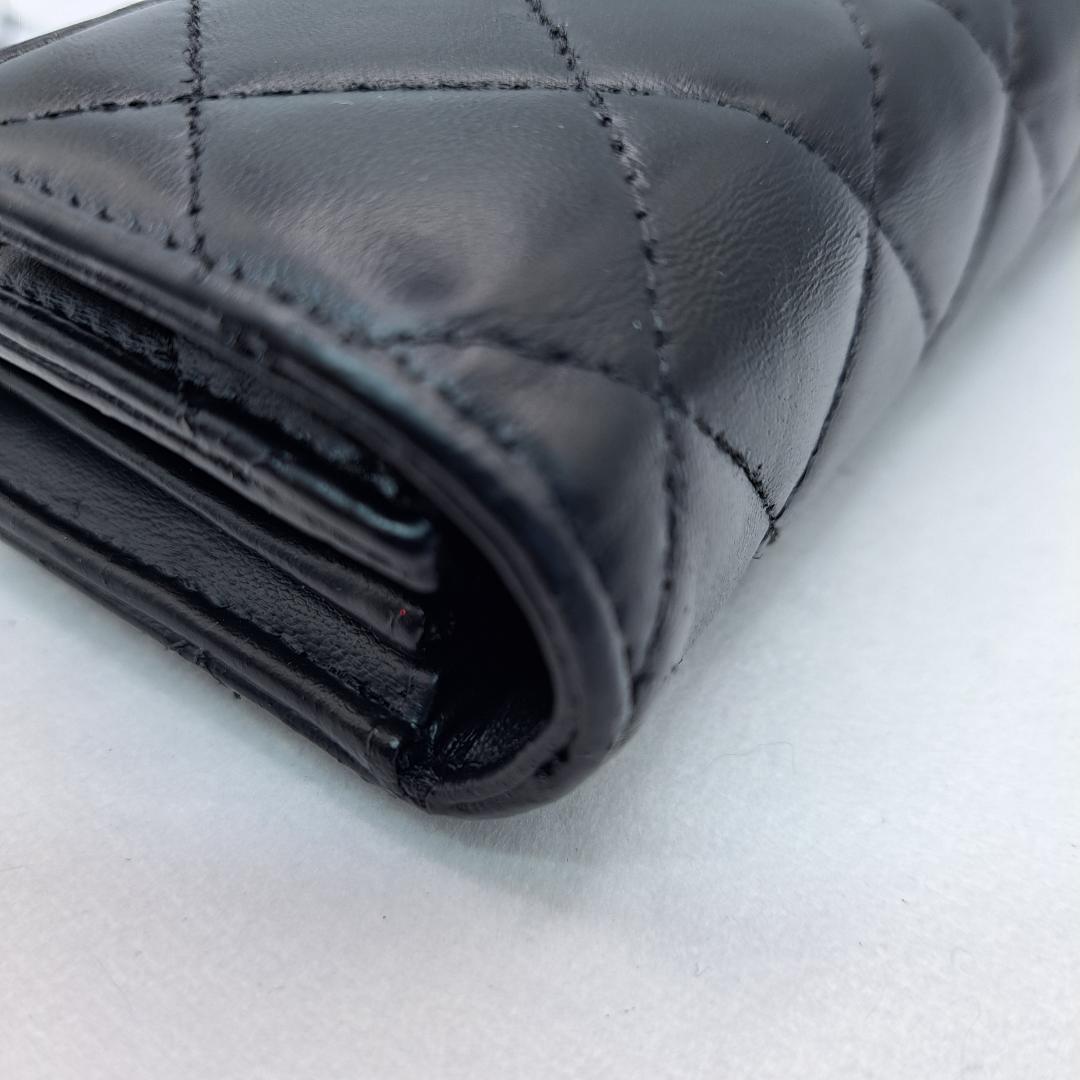CHANEL　マトラッセ　二つ折り財布　ブラック　ラムスキン　長財布　財布