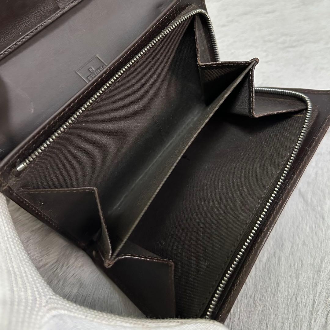 FENDI フェンディ　折り財布　ラウンドジップ　ズッカ柄　ブラウン