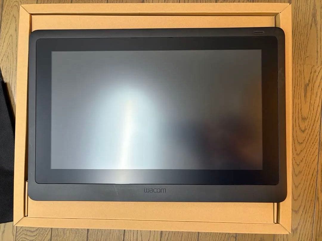 液タブ・ペンタブ Wacom Cintiq 16