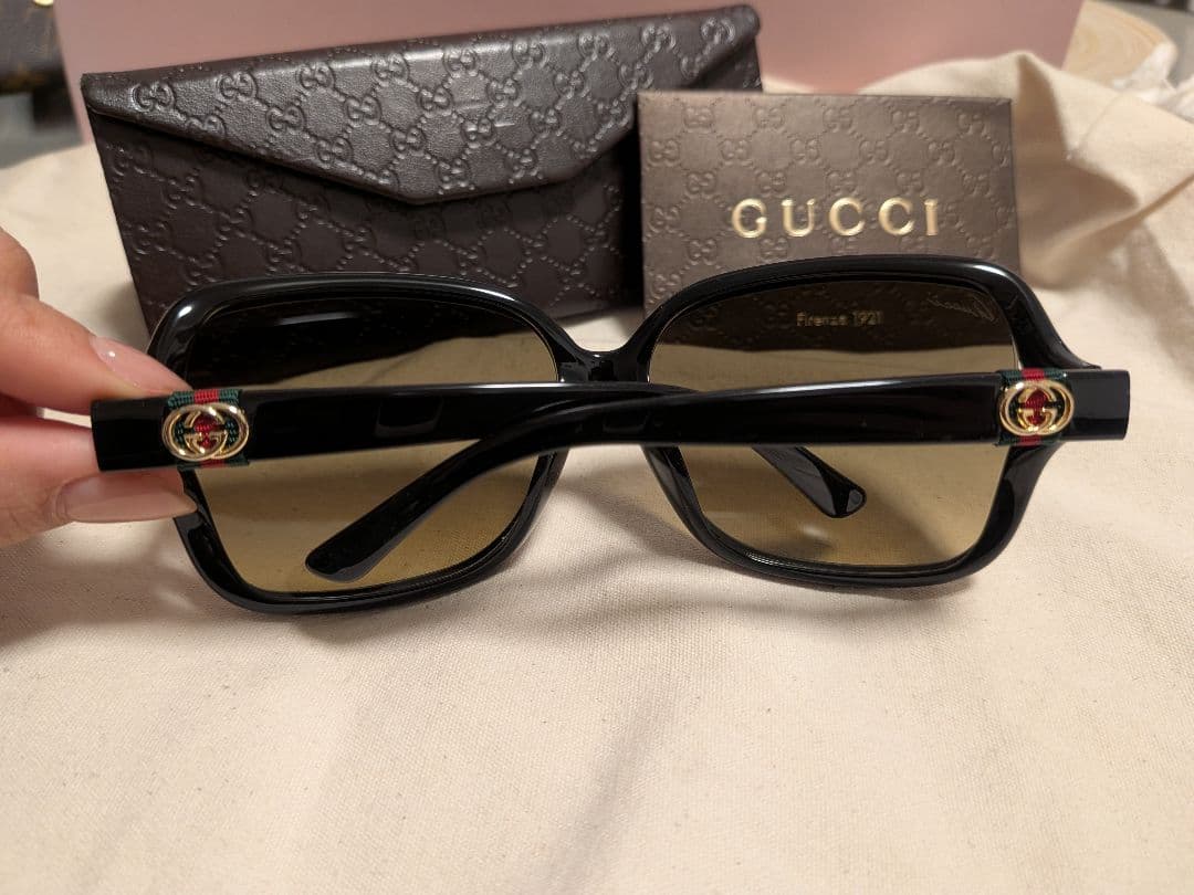 GUCCI スクエア型サングラス
